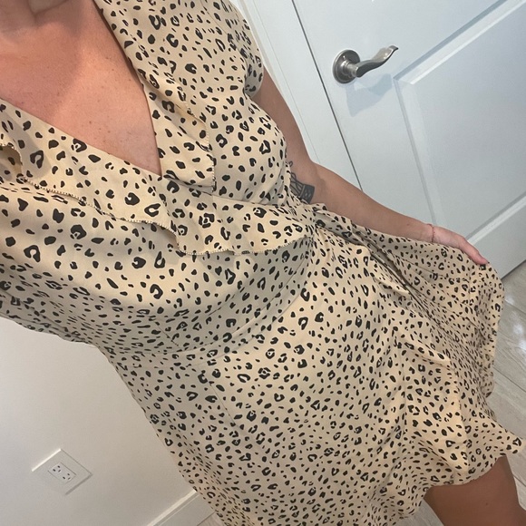 Sunday Best Aritzia Wrap Dress - Picture 4 of 11